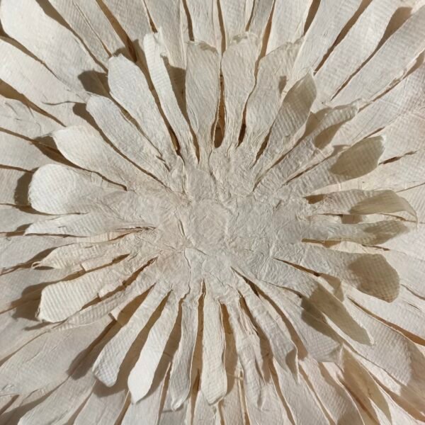 Multi Layered Bark Stacked Flower Wall Art - Imagen 4
