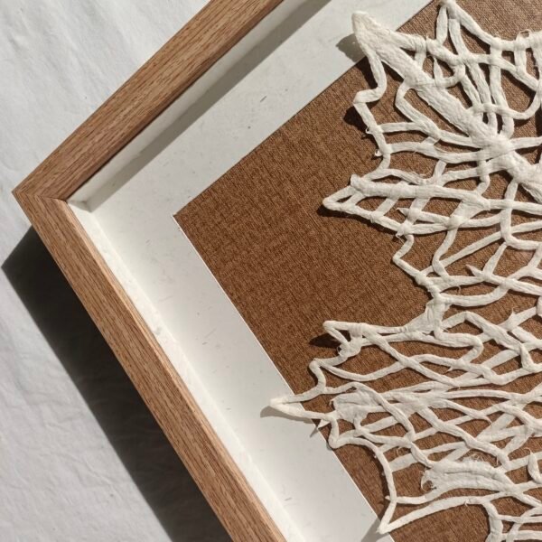 ⁦Paper Hand Woven Semi Hollow Maple Leaf Wall Art⁩ - الصورة ⁦2⁩